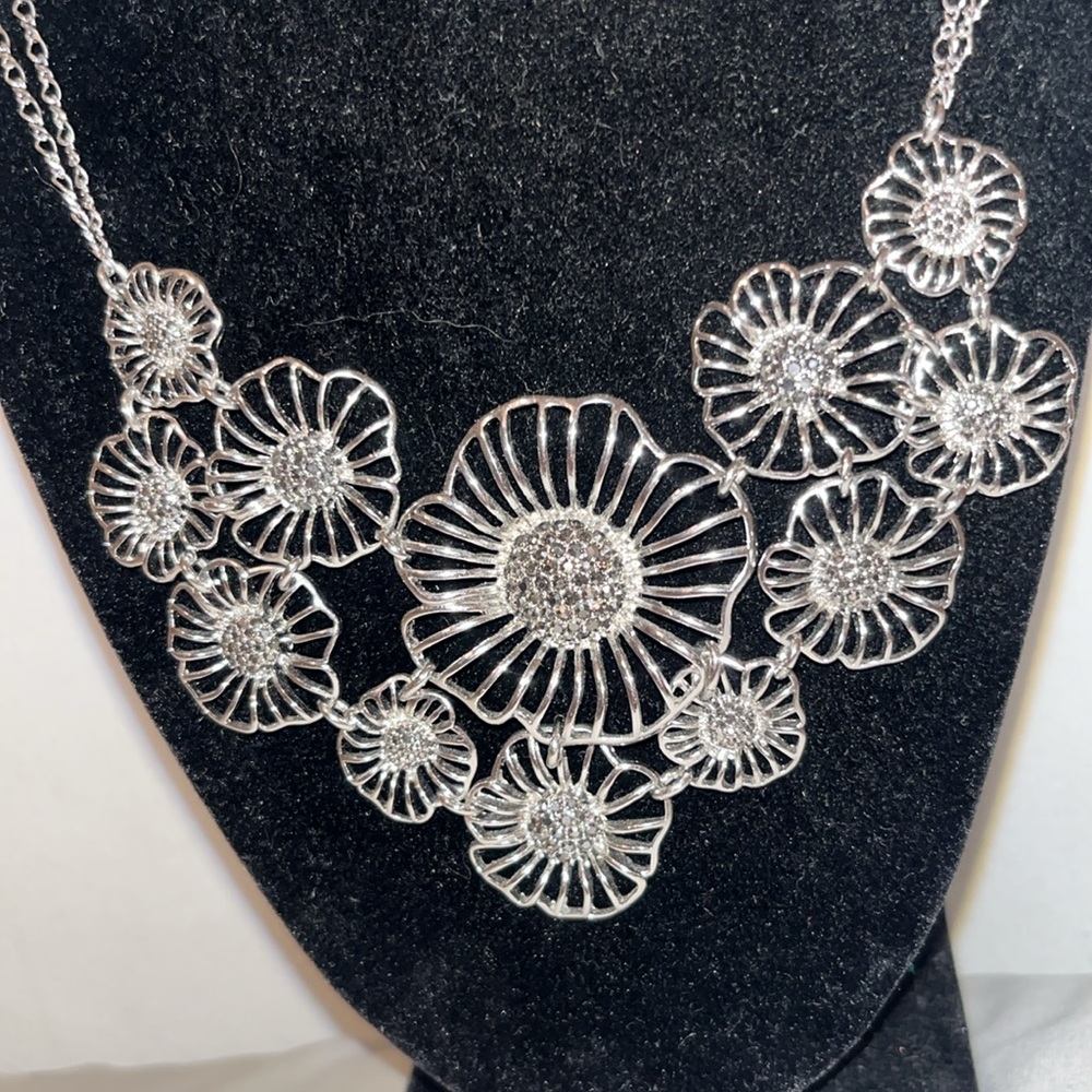 New Talbots Statement Necklace - image 2